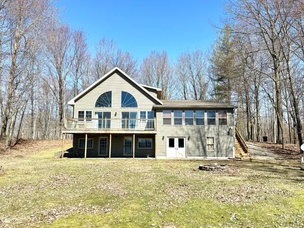 $433,000 | 1461 Tasha Drive, Edmore, MI 48829