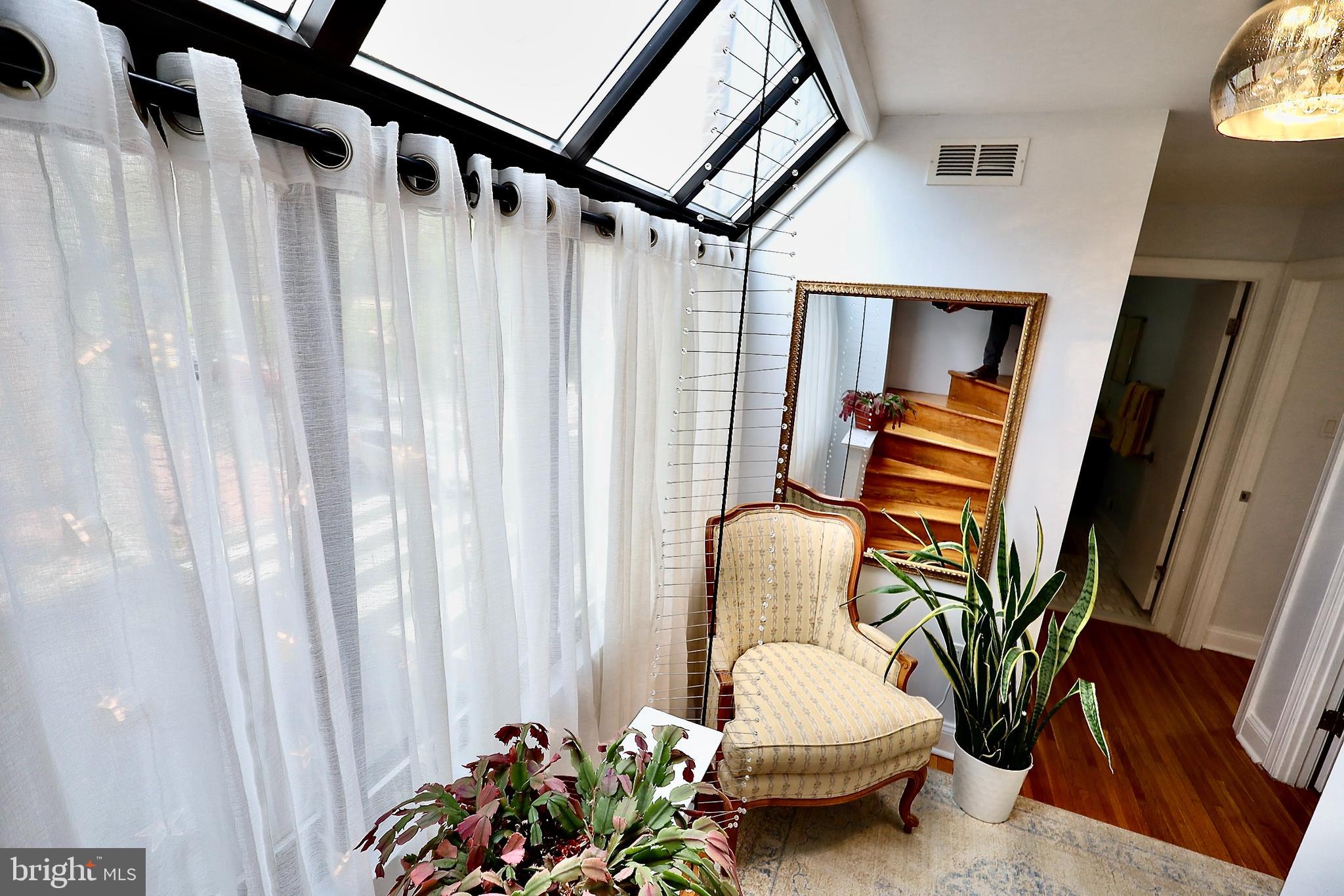 701 Lombard Street Philadelphia, PA 19147 - Photo 40 of 59 Scenic Park Overview seating area