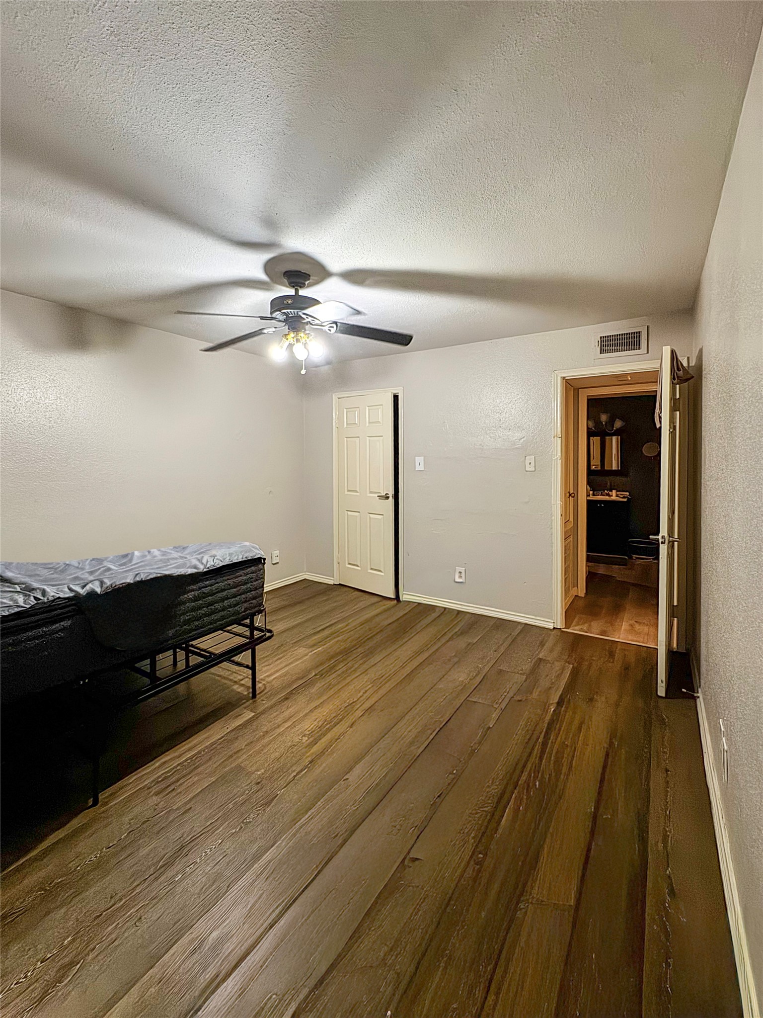 12500 Sandpiper Drive, Unit 32 Houston, TX 77035 - Photo 4 of 9