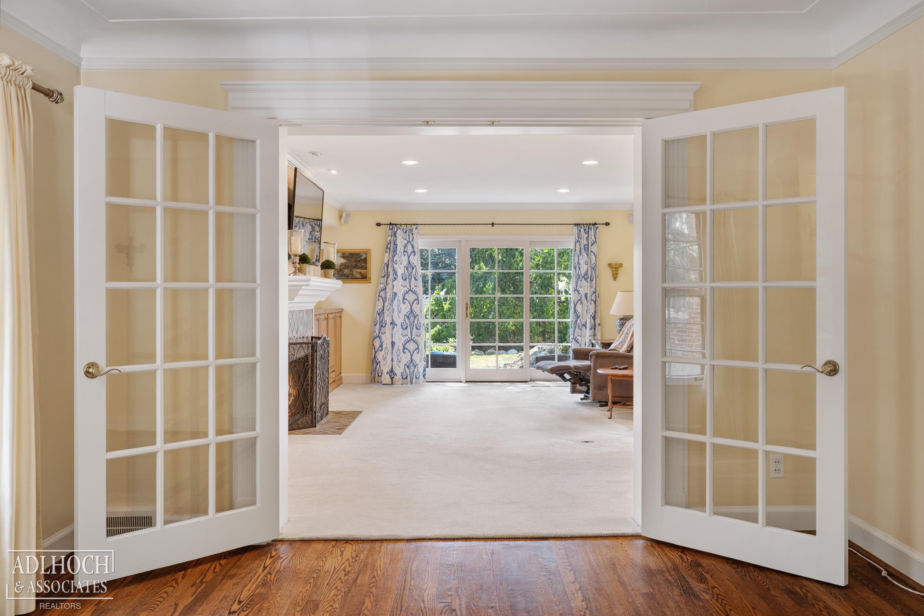 861 Lincoln Road Grosse Pointe, MI 48230 - Photo 10 of 53 Gallery Image 10