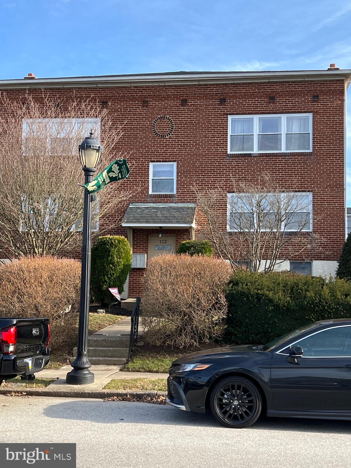 a car parked in front of a building
