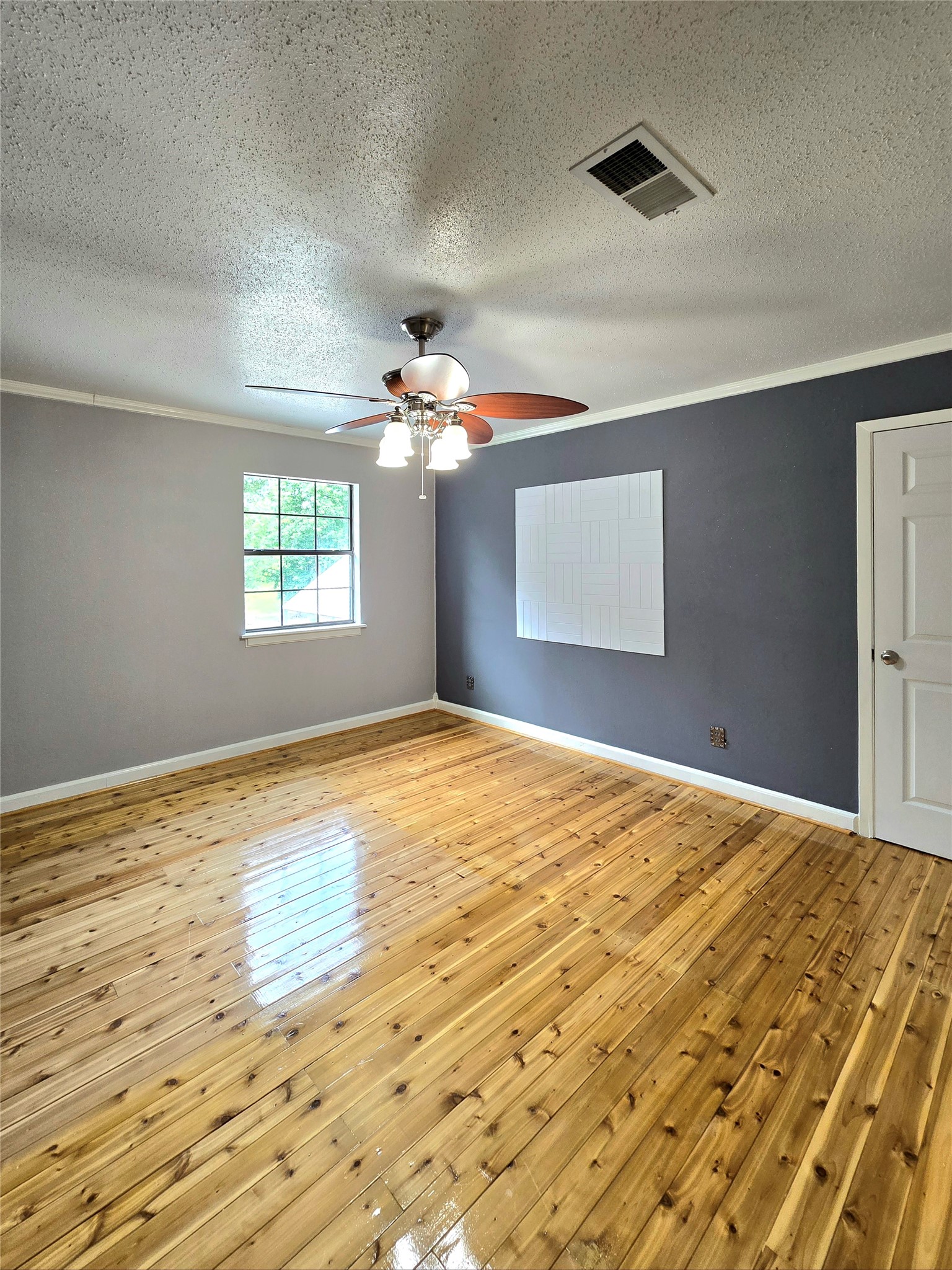 13580 Fm 2025 Road Cleveland, TX 77328 - Photo 26 of 50 Upstairs Bedroom 1