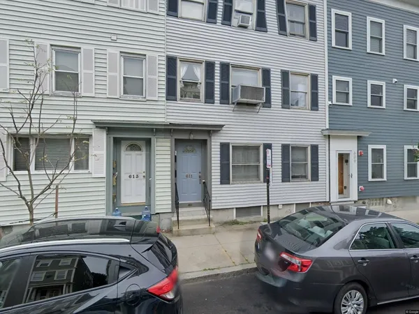 $4,200 | 611 East 2nd Street, Unit 2, Boston, MA 02127