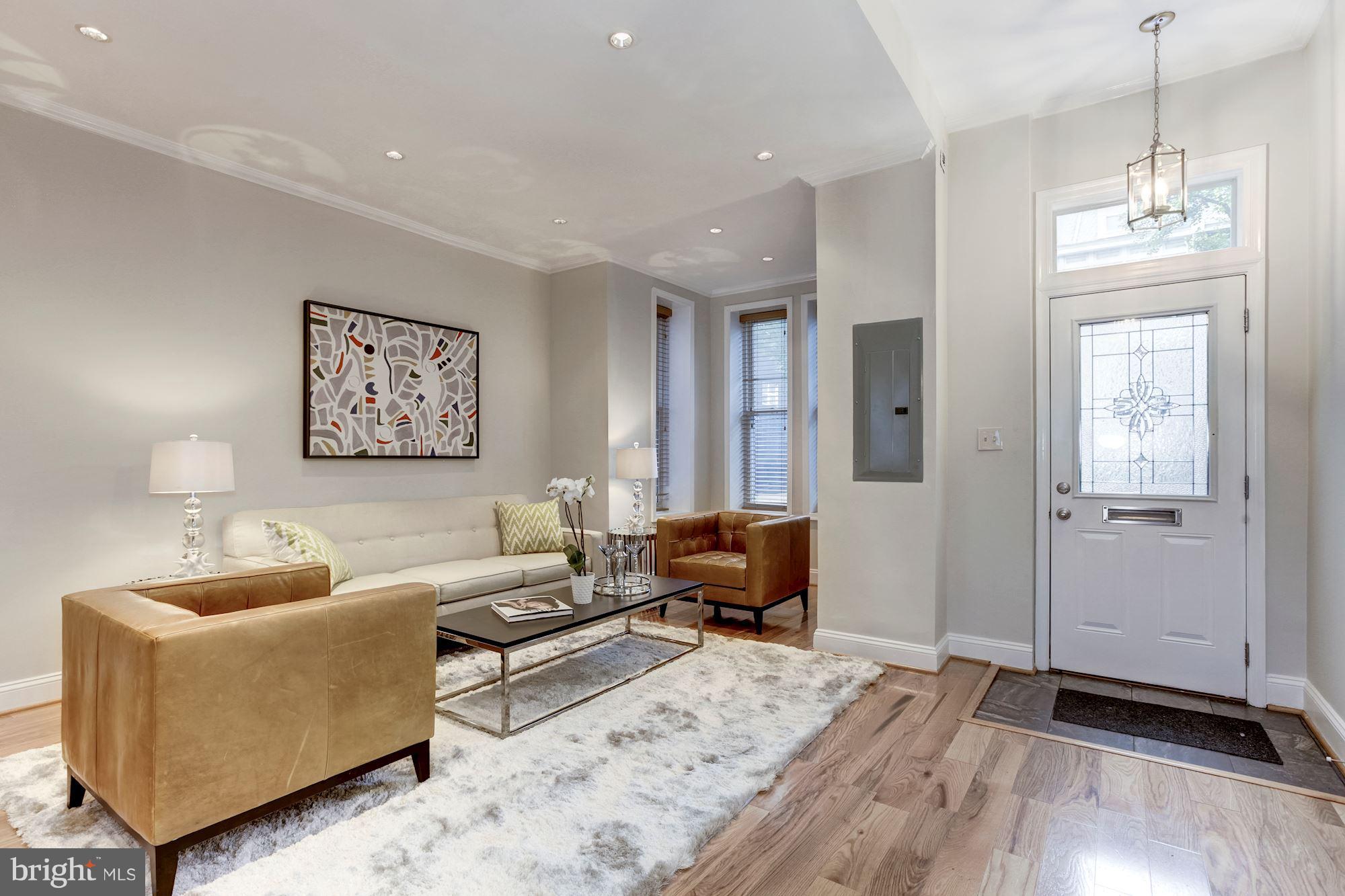 1314 Riggs Street Northwest Washington, DC 20009 - Photo 4 of 28 Living Room
