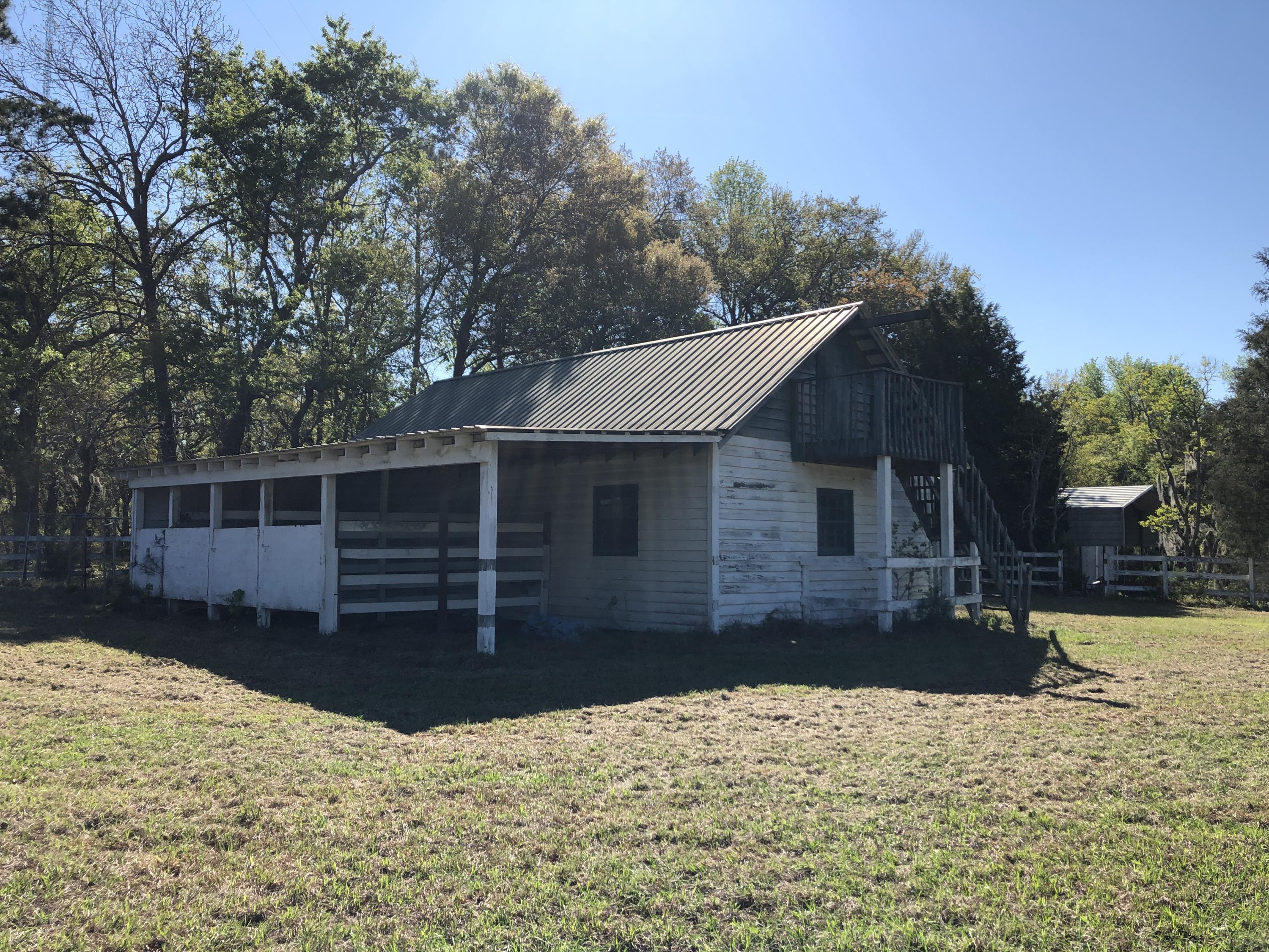 4911 Seewee Road Awendaw, SC 29429 - Photo 13 of 19 Stable front right