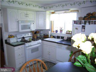 1016 Red Barn Road Warminster, PA 18974 - Photo 2 of 6 Gallery Image 2