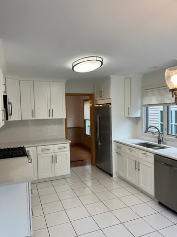 $3,700 | 934 Winnetka Terrace, Lake Zurich, IL 60047