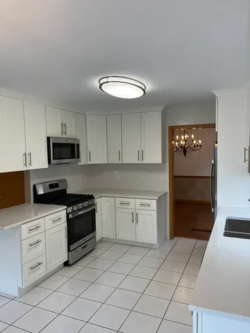 $3,700 | 934 Winnetka Terrace, Lake Zurich, IL 60047