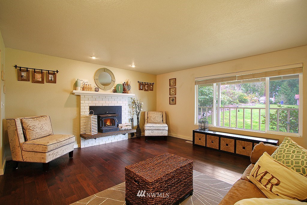 23406 Brier Road Brier, WA 98036 - Photo 4 of 18