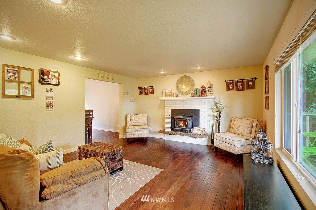 23406 Brier Road Brier, WA 98036 - Photo 5 of 18