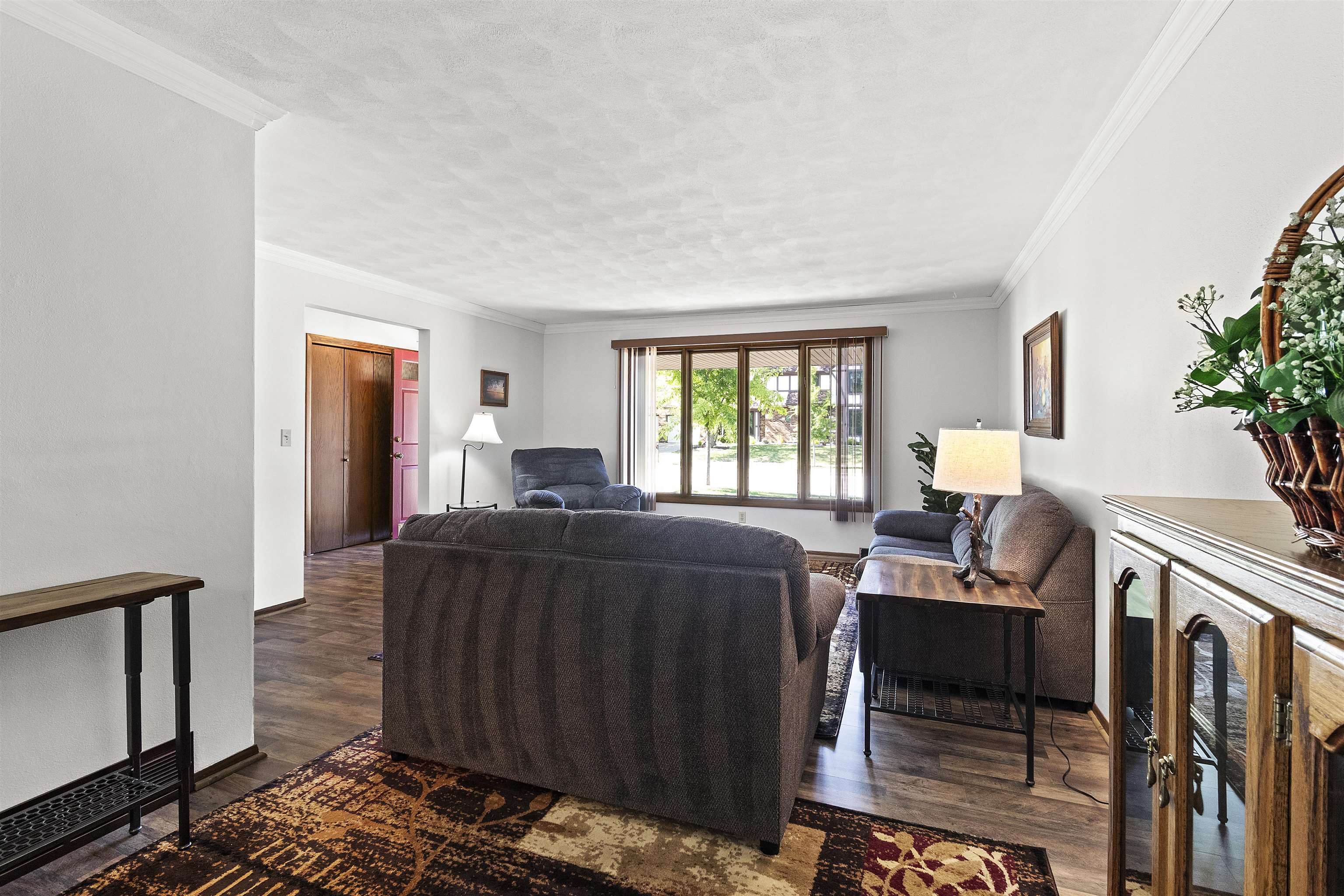 933 East Capitol Drive Appleton, WI 54911 - Photo 8 of 46