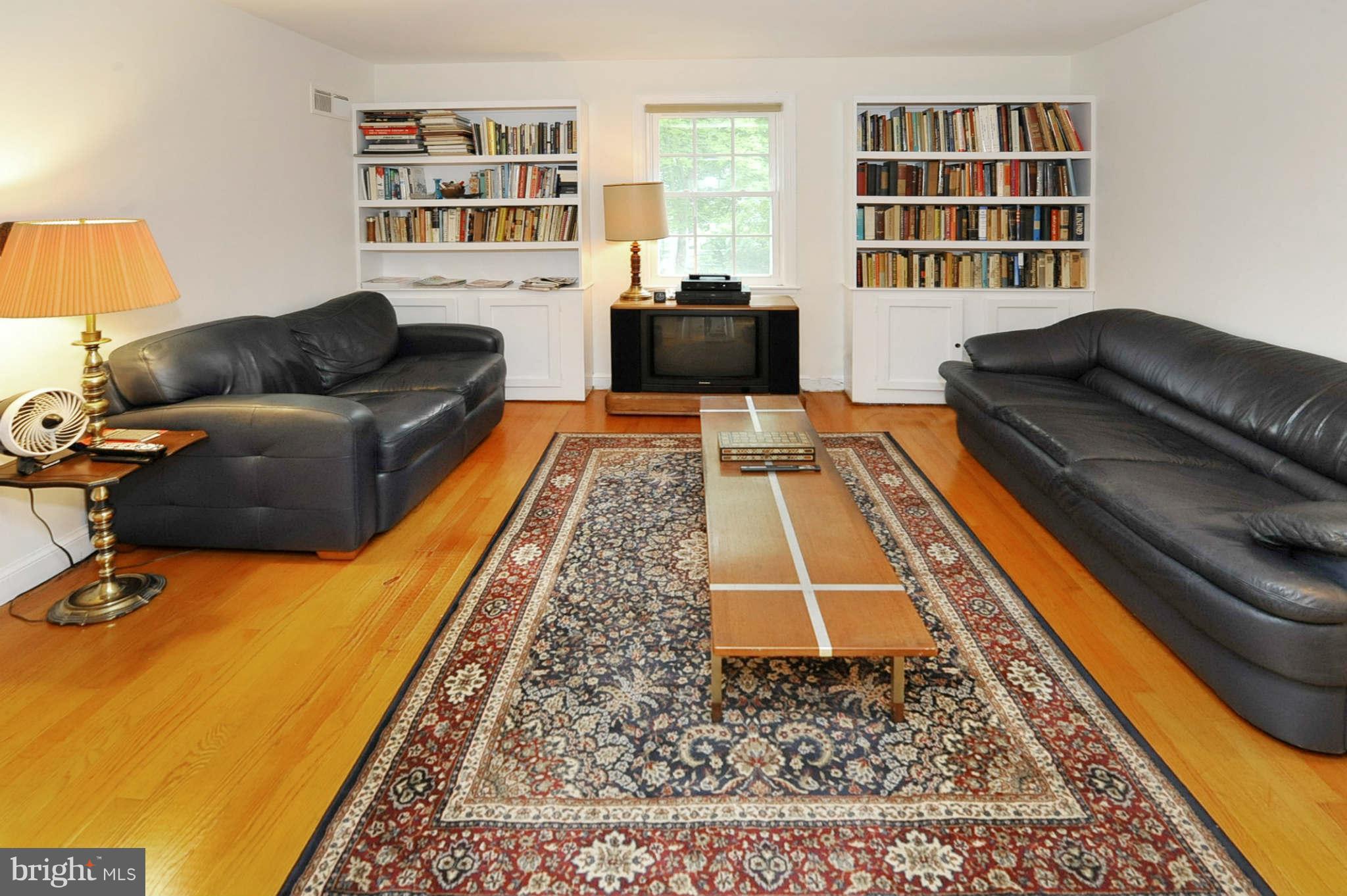 5520 Devon Road Bethesda, MD 20814 - Photo 14 of 22 Family Room