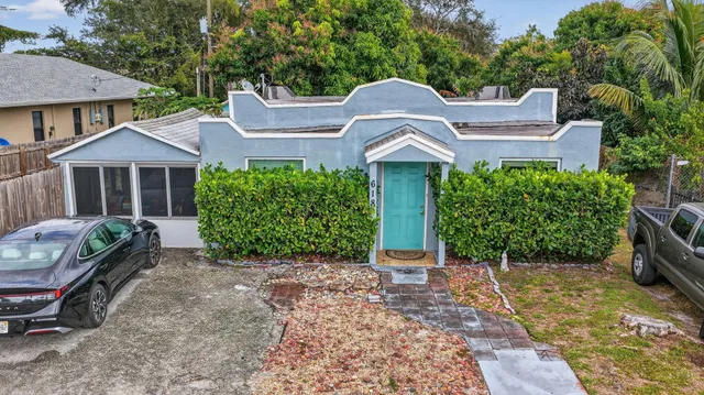 $385,000 | 618 South Pine Street, Lake Worth Beach, FL 33460