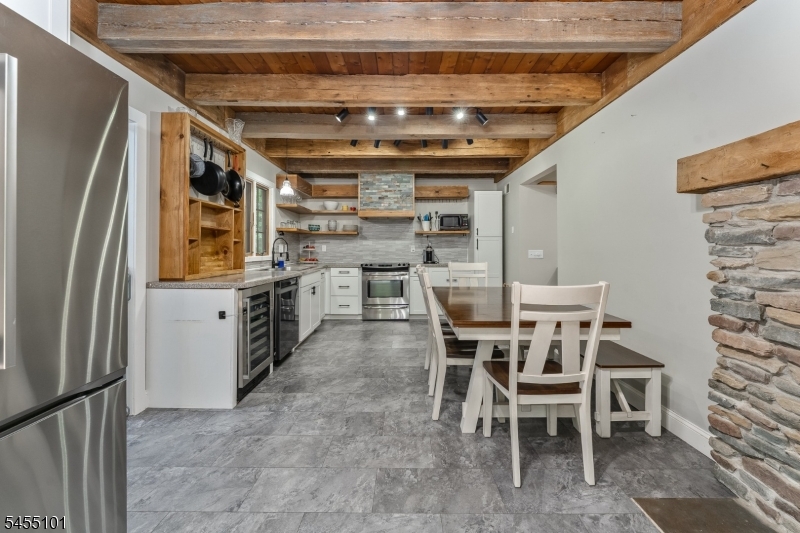 21 Finn Road Pittstown, NJ 08867 - Photo 11 of 47 Gallery Image 11