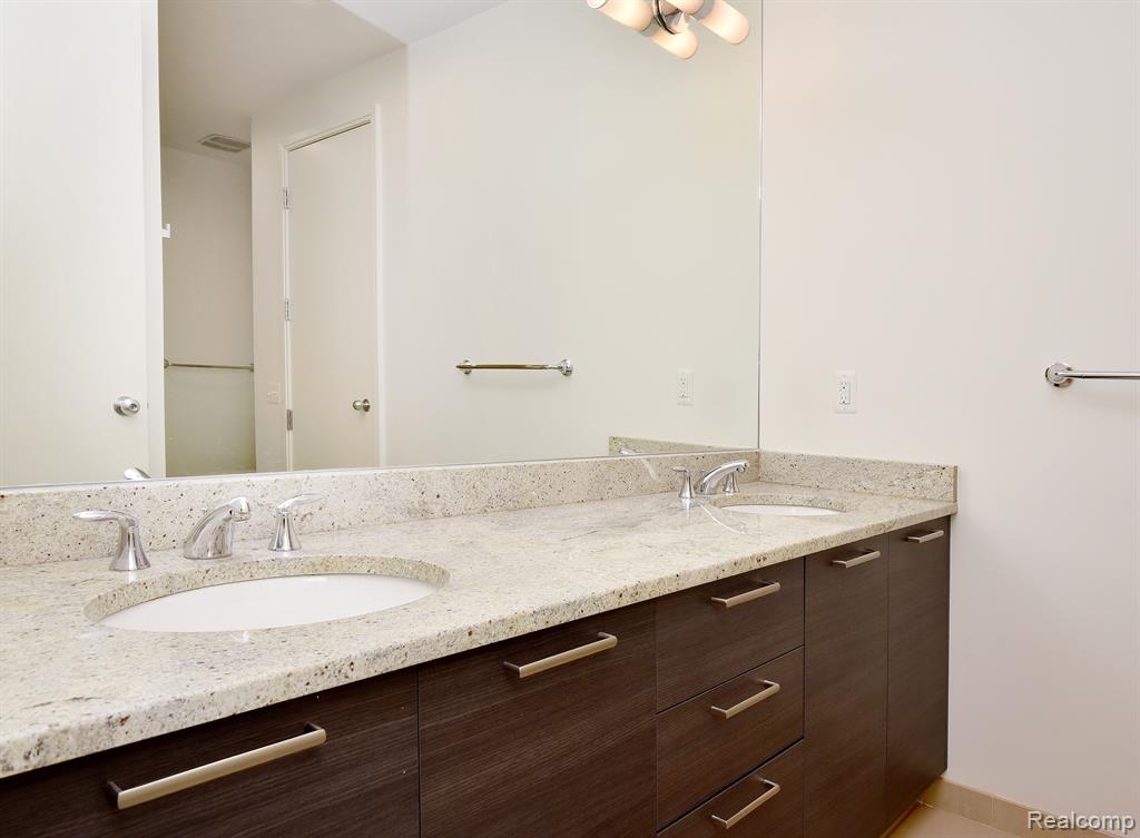 2051 Villa Road, Unit 206 Birmingham, MI 48009 - Photo 20 of 39