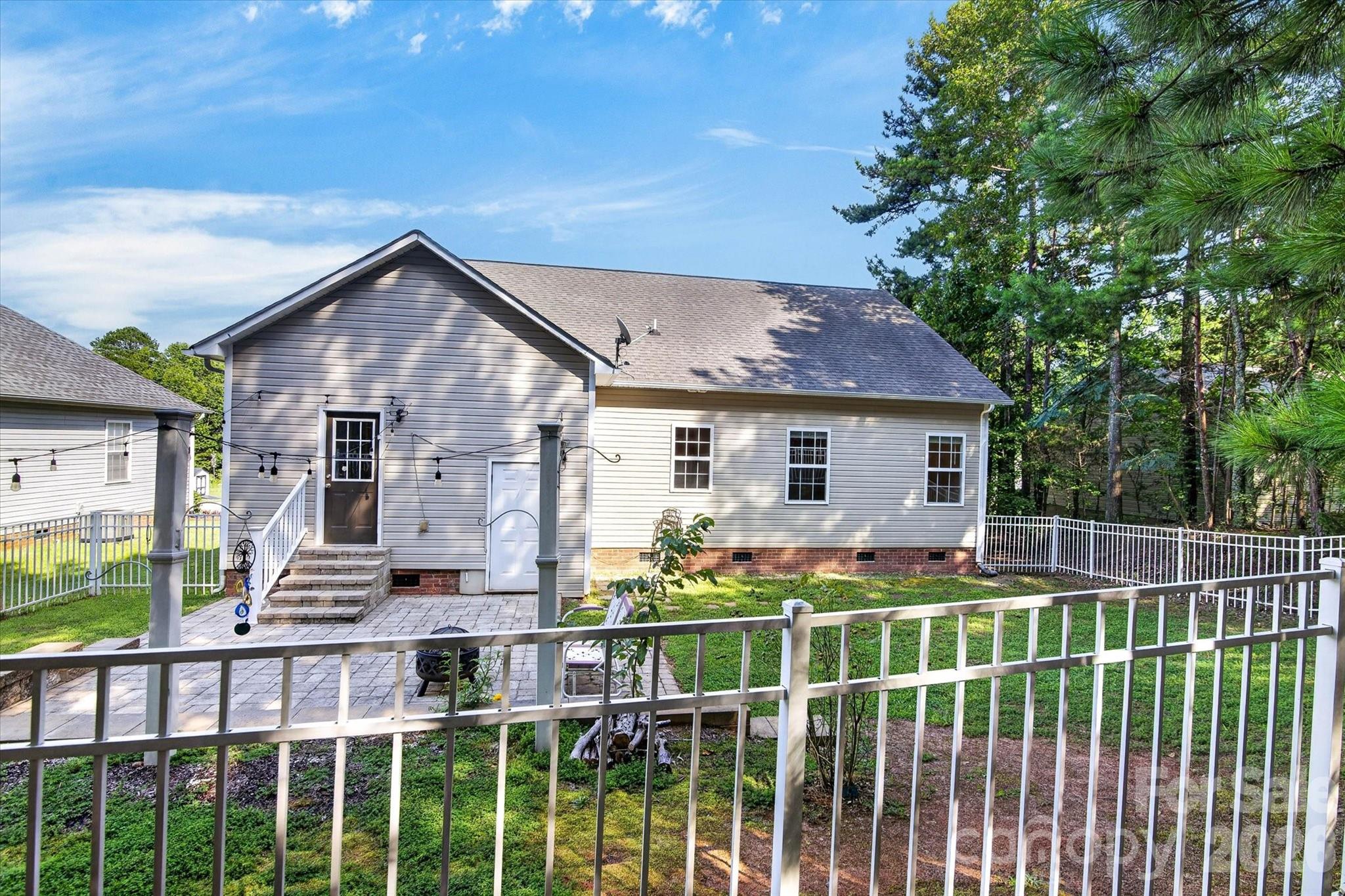 245 Eagle Creek Road Clover, SC 29710 - Photo 8 of 34 Gallery Image 8