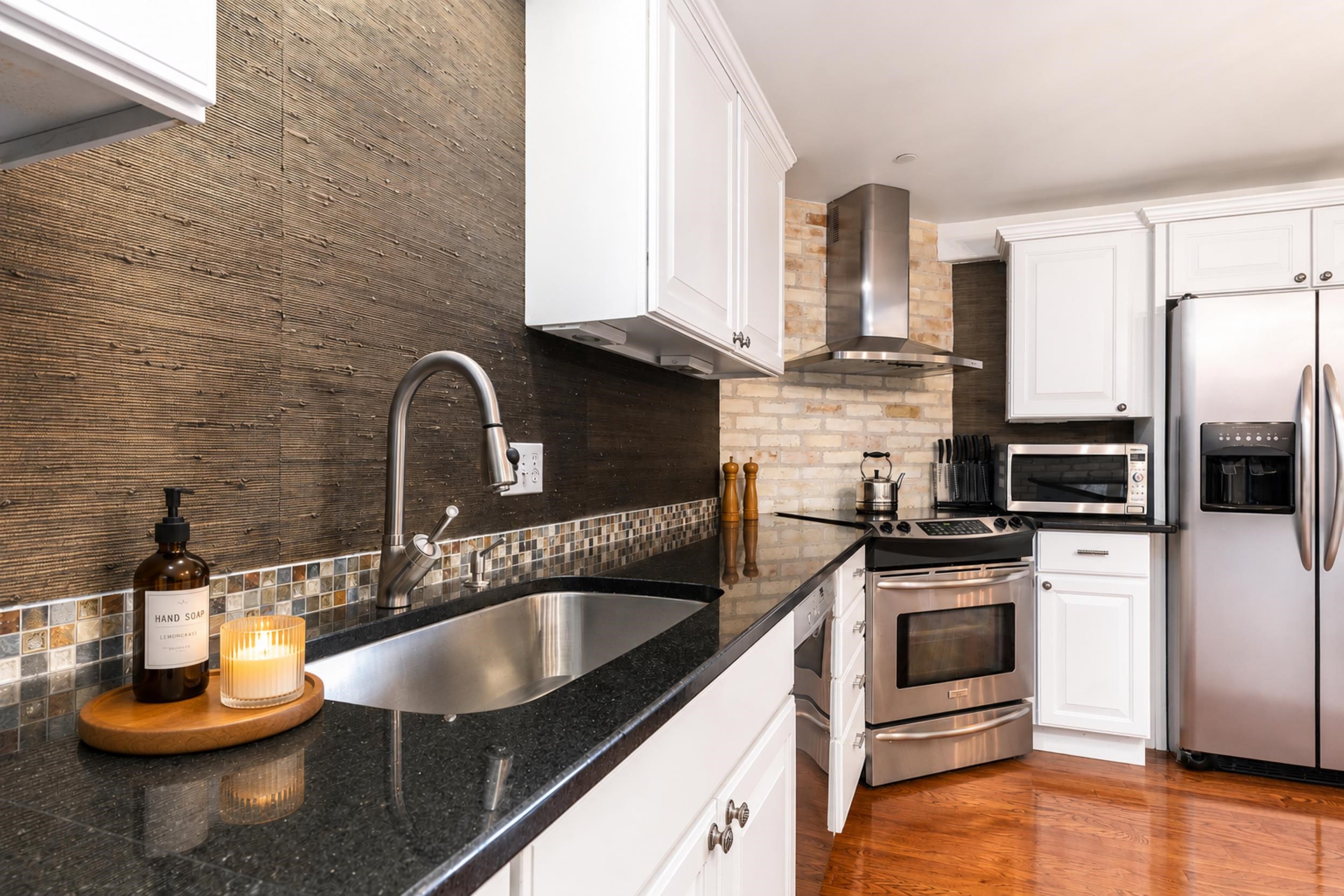 810 Cottageview Drive, Unit 302 Traverse City, MI 49684 - Photo 9 of 34