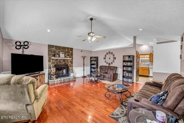 $400,000 | 3333 Oma Lee Drive, Sevierville, TN 37876