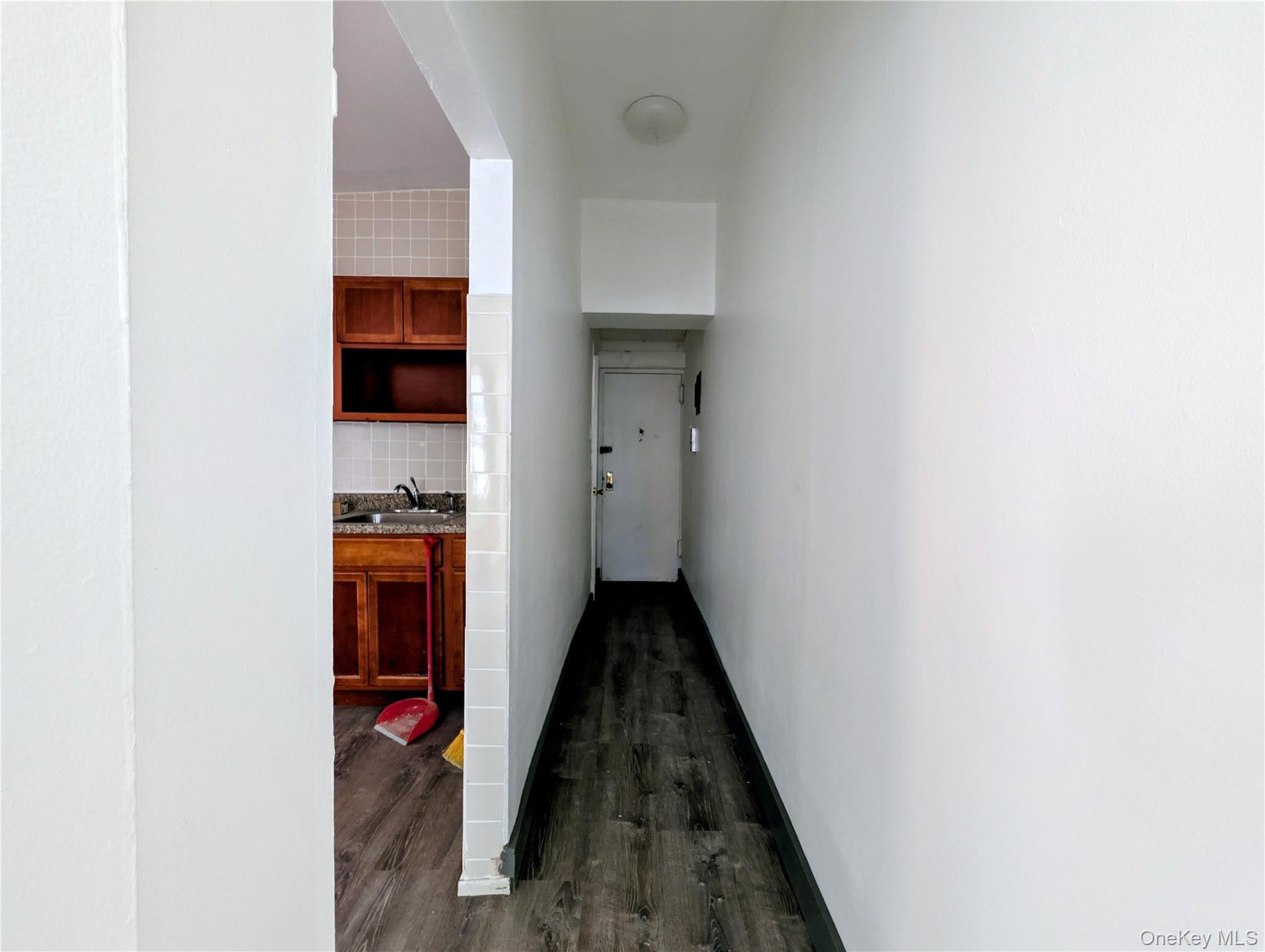 149 South 4th Street, Unit 25 Brooklyn, NY 11211 - Photo 5 of 12 a view of hallway and closet