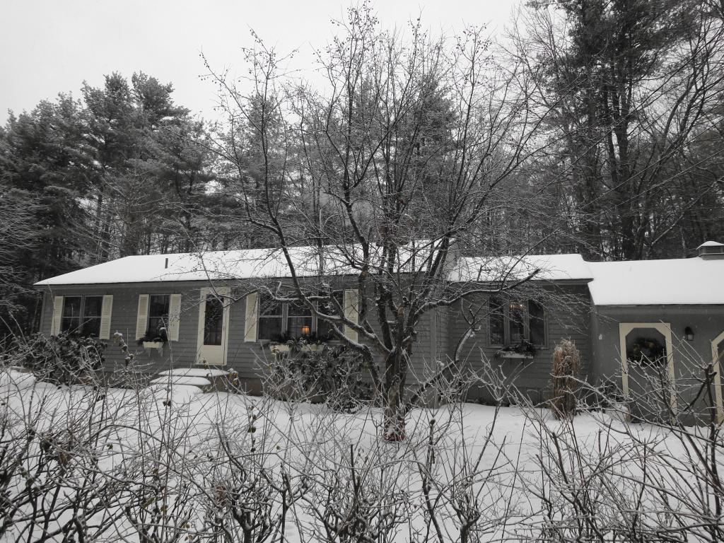 282 Meadow Road New Boston, NH 03070 - Photo 2 of 27