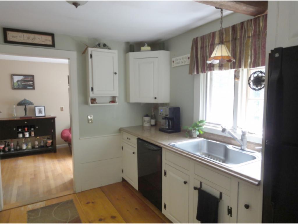 282 Meadow Road New Boston, NH 03070 - Photo 4 of 27
