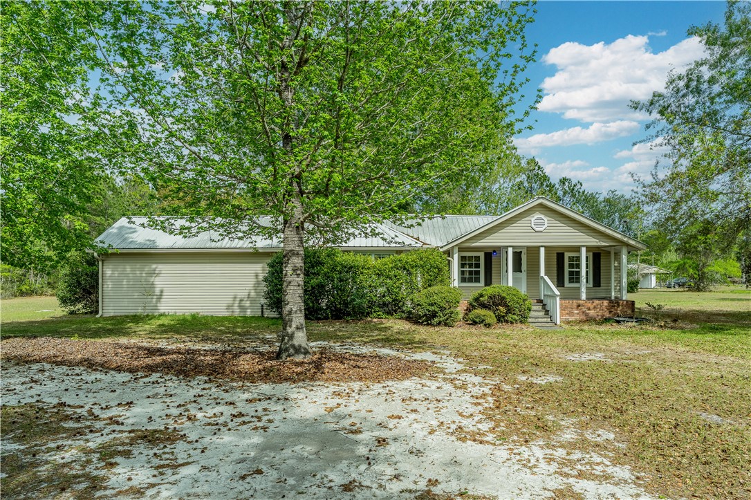 584 Knox Street Nahunta, GA 31553 - Photo 2 of 41