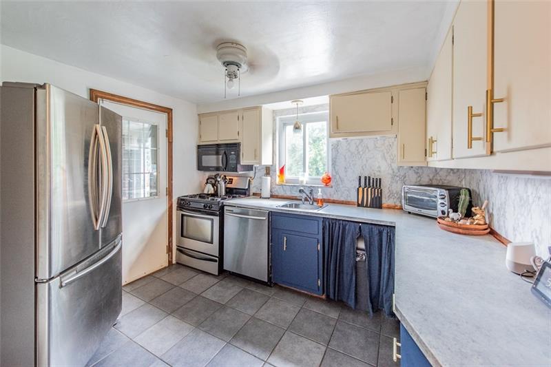 1236 Brinton Road Pittsburgh, PA 15221 - Photo 14 of 20 Gallery Image 14