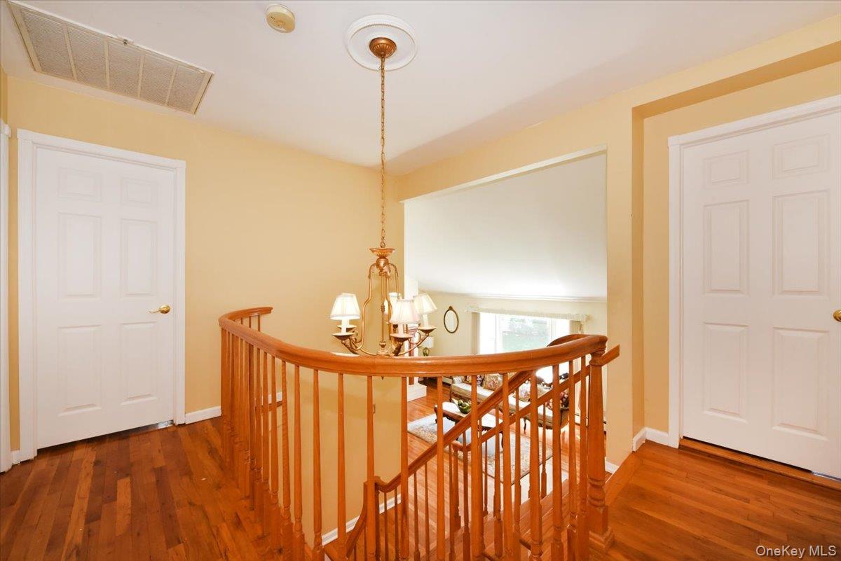 22 Chatham Road Commack, NY 11725 - Photo 20 of 37