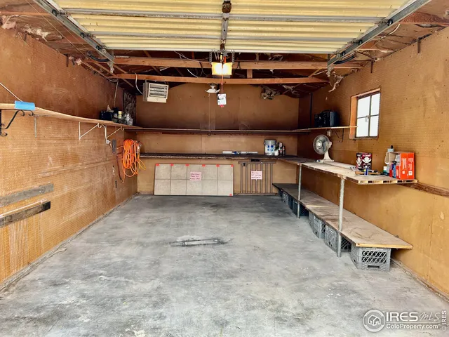 a view of utility room