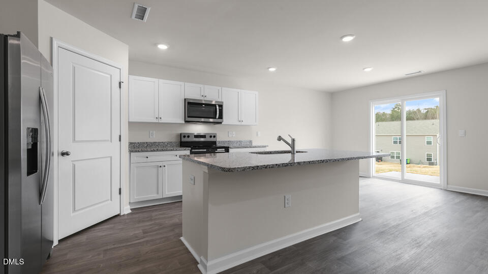 112 Daniel Road Smithfield, NC 27577 - Photo 5 of 40 Kitchen