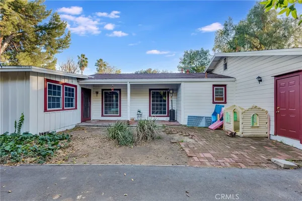 $1,550,000 | 7630 Jellico Avenue, Northridge, CA 91325