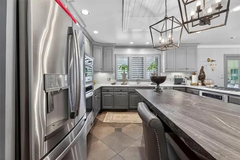 $1,549,000 | 8301 Roe Avenue, Prairie Village, KS 66207