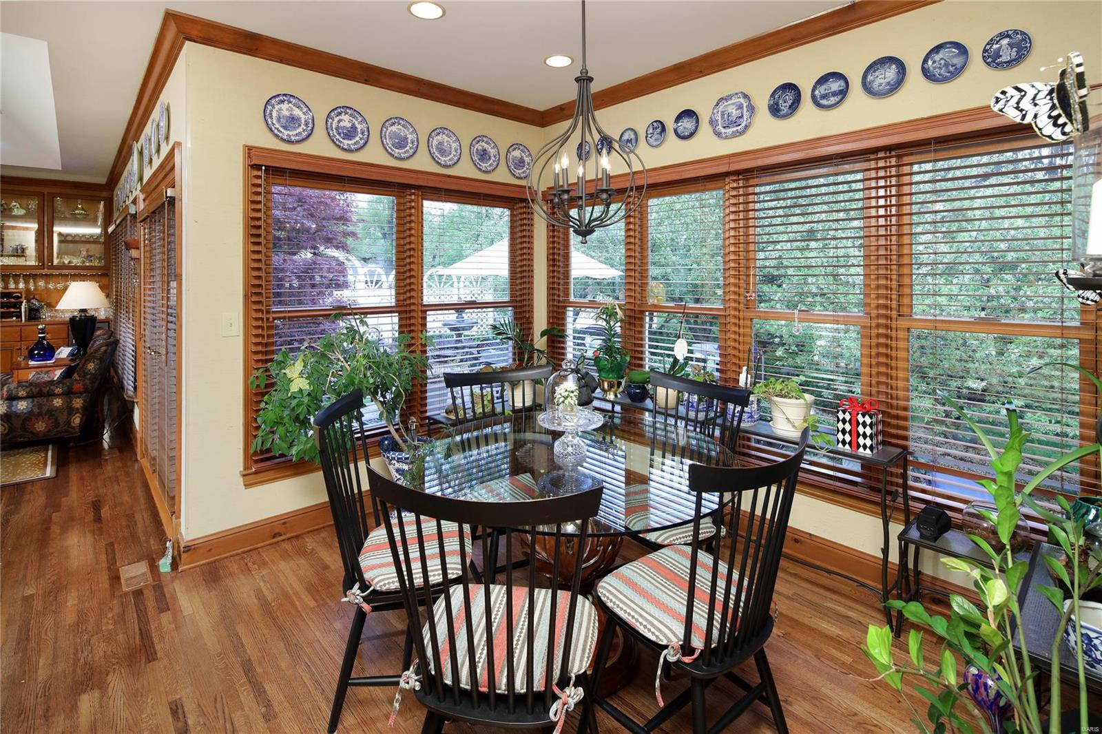422 North Warson Road Ladue, MO 63124 - Photo 13 of 33