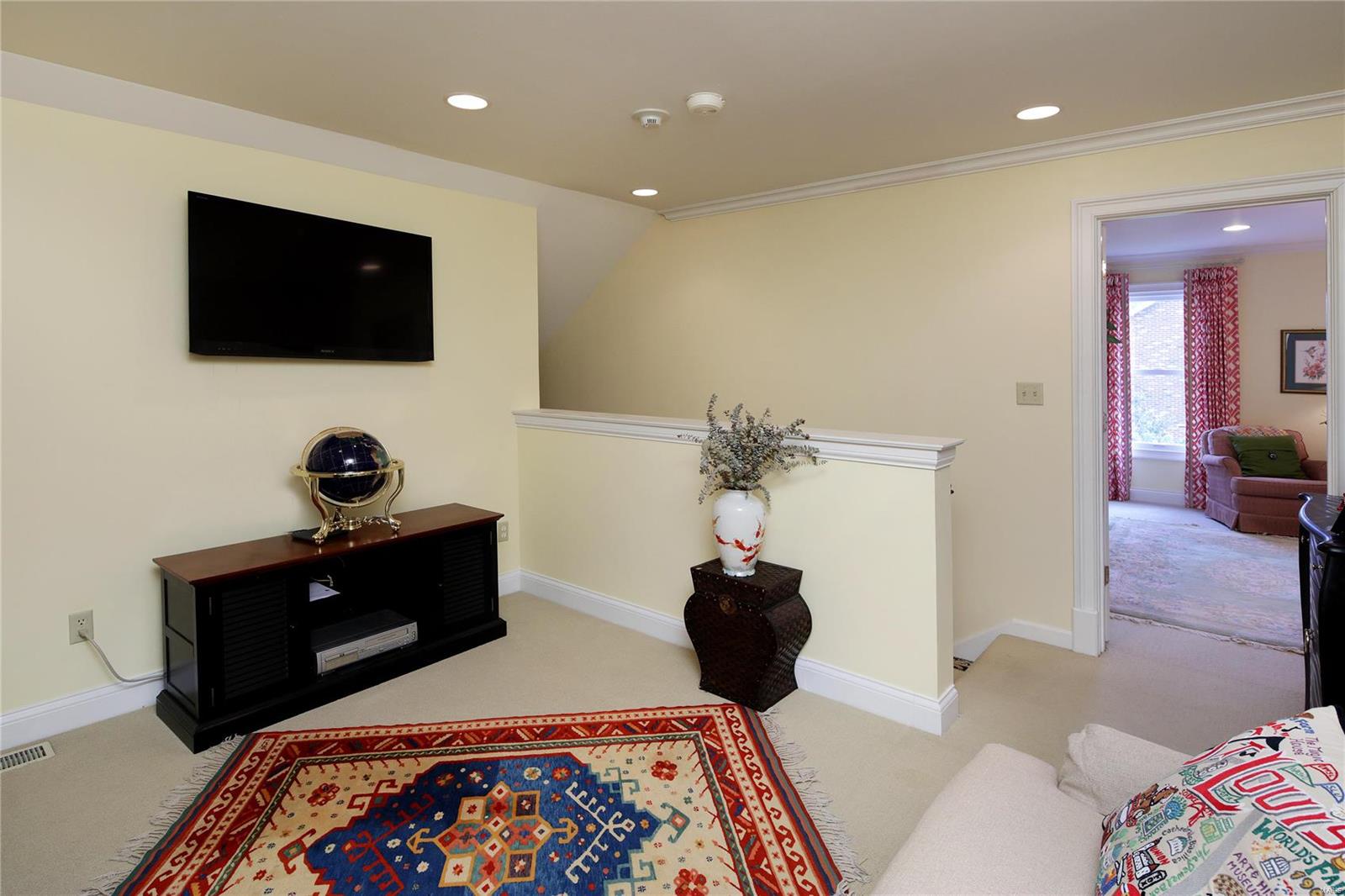 422 North Warson Road Ladue, MO 63124 - Photo 22 of 33