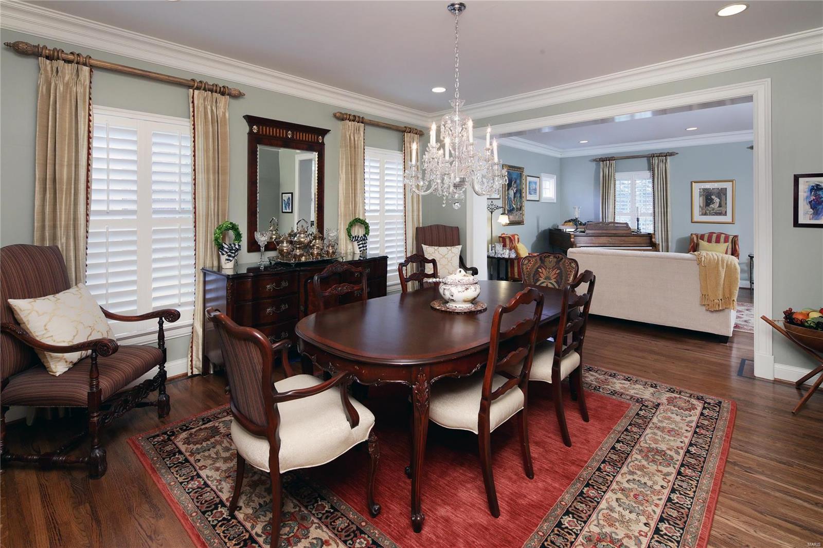 422 North Warson Road Ladue, MO 63124 - Photo 7 of 33