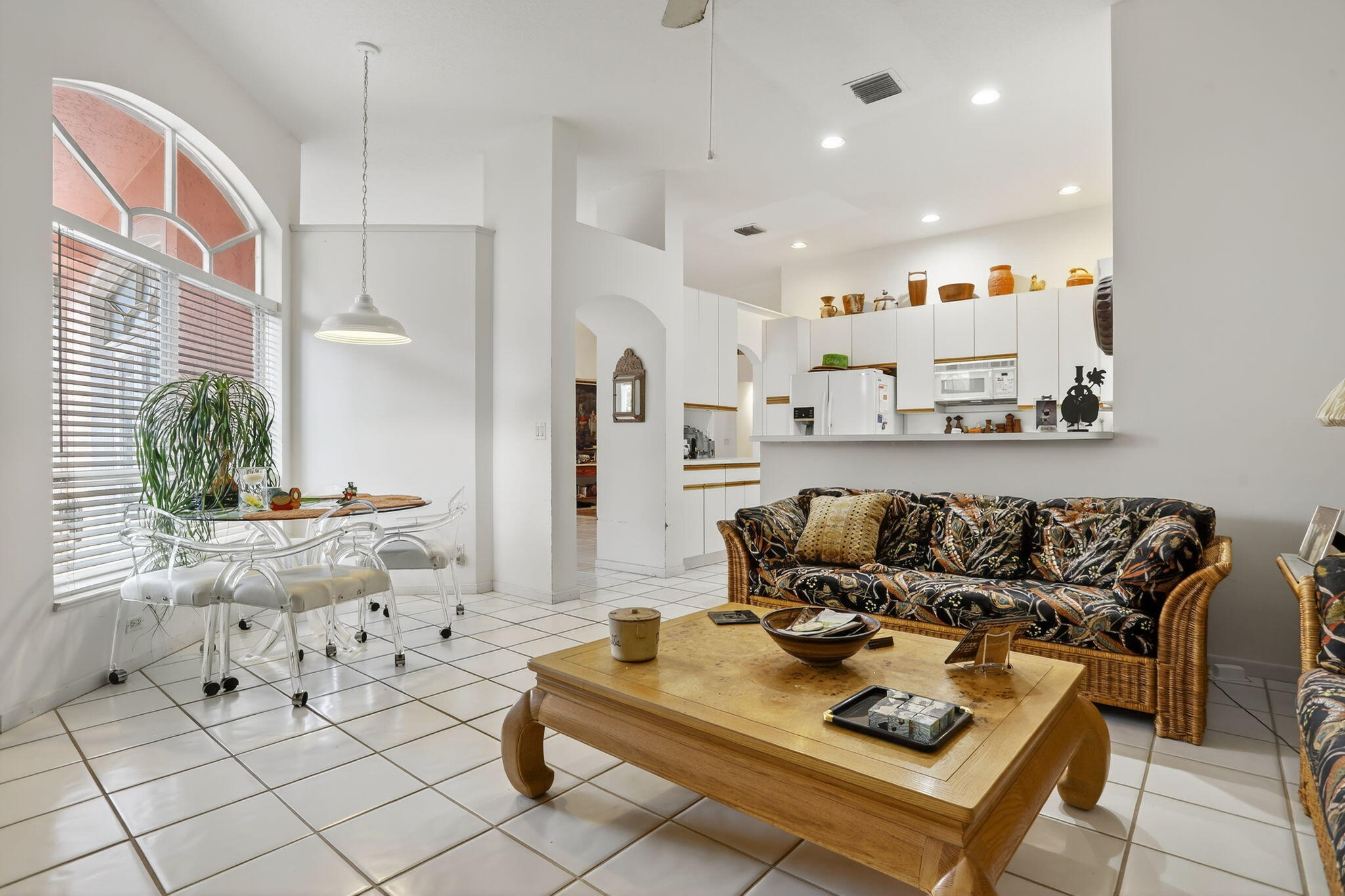 23421 Torre Circle Boca Raton, FL 33433 - Photo 9 of 37 Family Room Kitchen Eat In Area