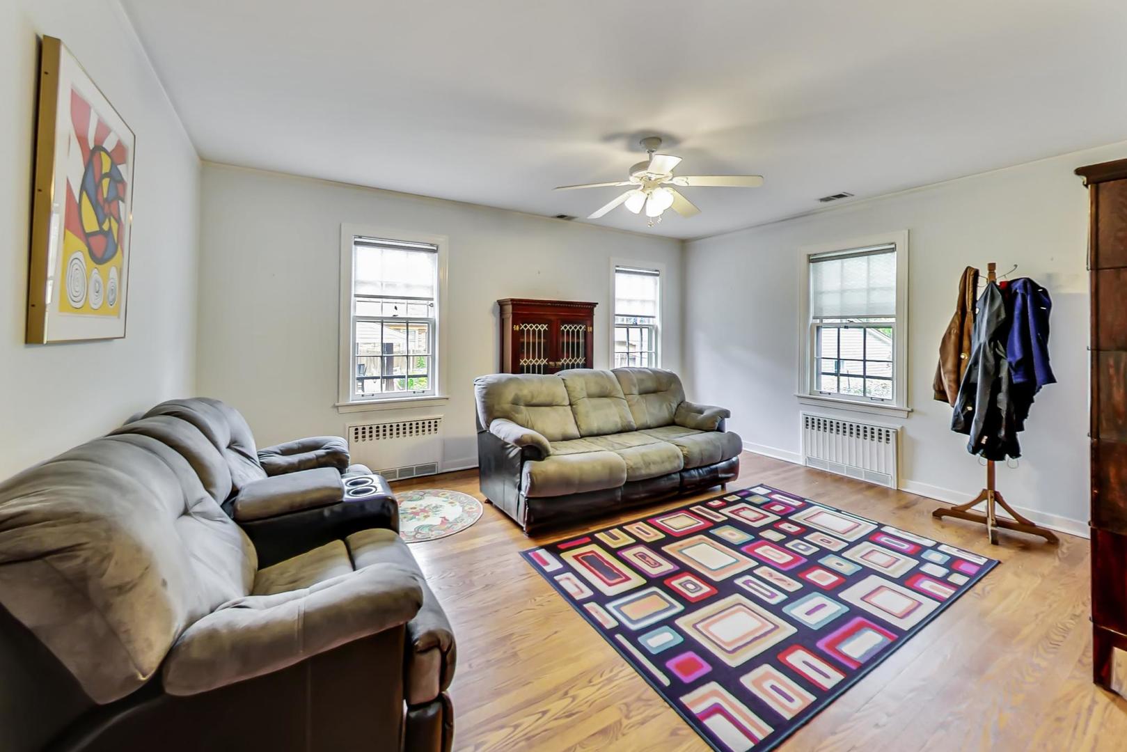 701 South Seminary Avenue Park Ridge, IL 60068 - Photo 22 of 60 a living room with furniture rug and window