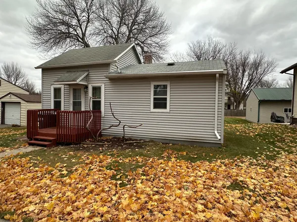 $850 | 820 North Cedar Street, Luverne, MN 56156