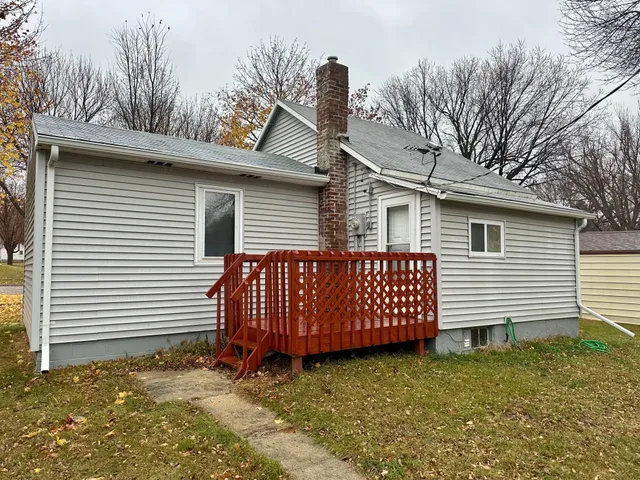 $900 | 820 North Cedar Street, Luverne, MN 56156