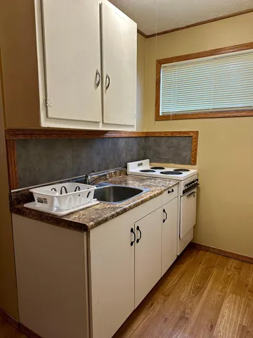 $900 | 820 North Cedar Street, Luverne, MN 56156