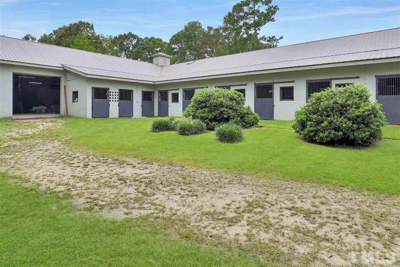 455 3 Bridge Road Dunn, NC 28334 - Photo 4 of 29 Gallery Image 4
