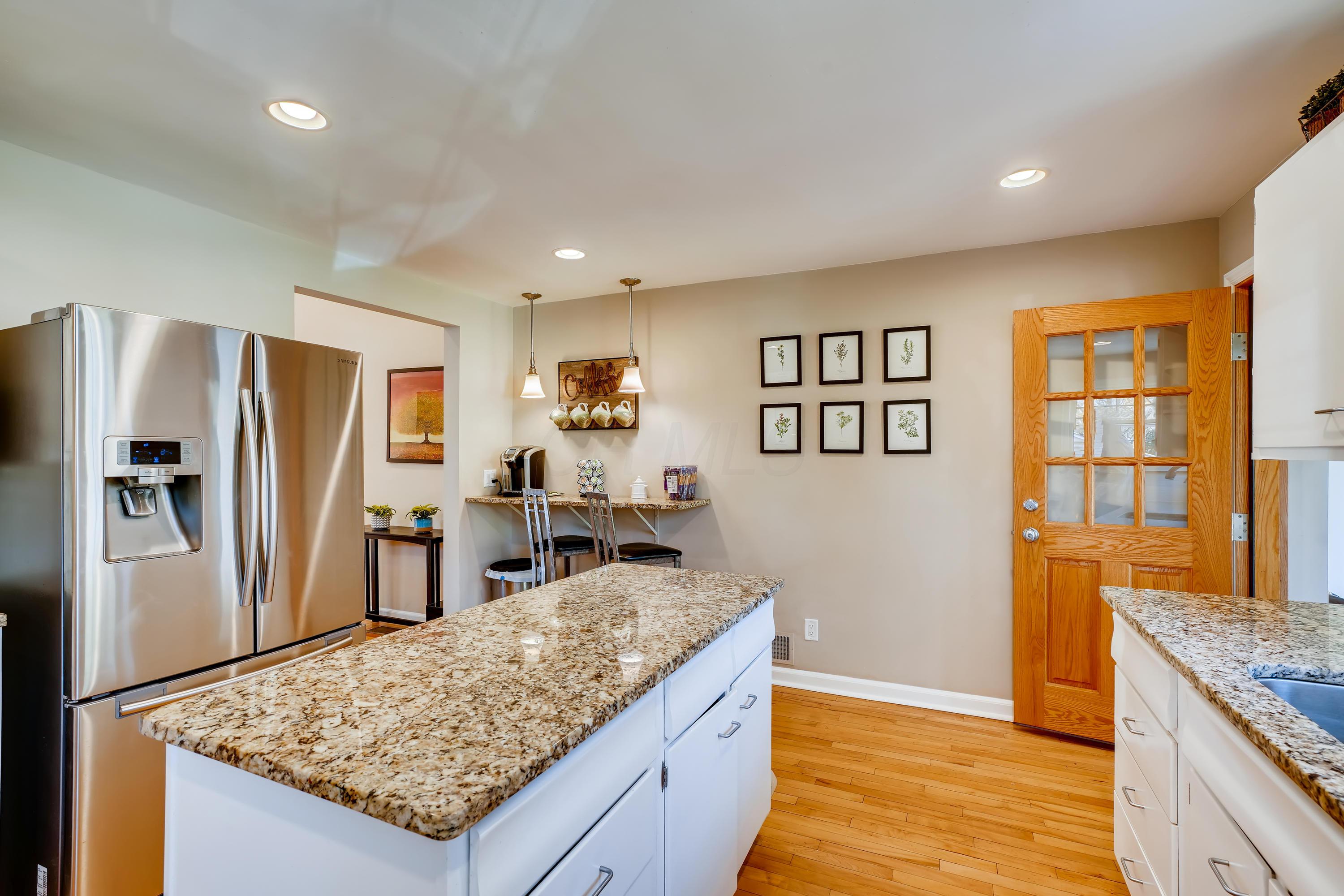 3216 Fishinger Road Columbus, OH 43221 - Photo 9 of 32 Gallery Image 9