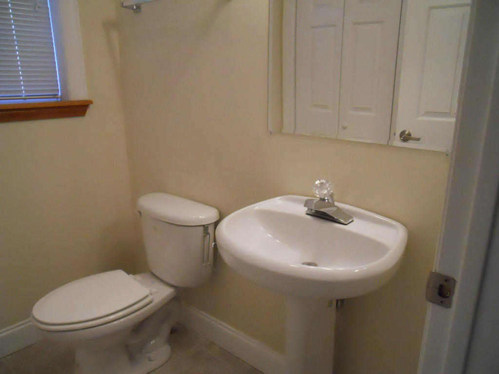 537 Sprinkle Road Fincastle, VA 24090 - Photo 20 of 23 Half Bath