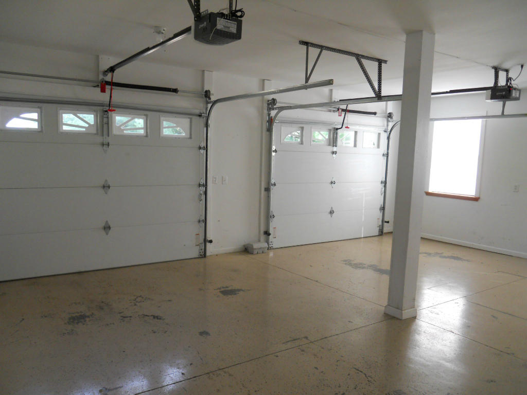 537 Sprinkle Road Fincastle, VA 24090 - Photo 21 of 23 Garage