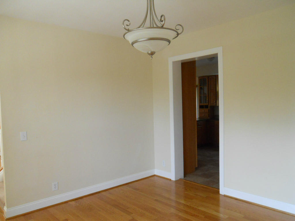 537 Sprinkle Road Fincastle, VA 24090 - Photo 4 of 23 Dining Room