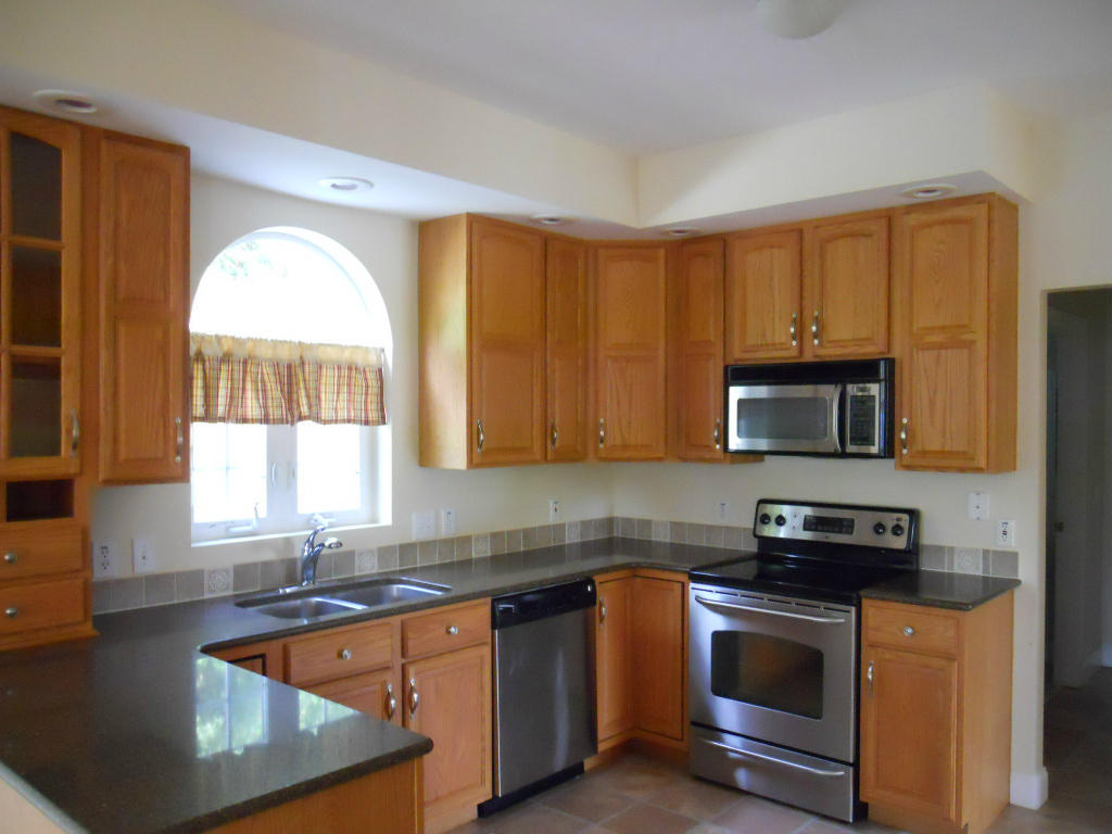 537 Sprinkle Road Fincastle, VA 24090 - Photo 5 of 23 Kitchen
