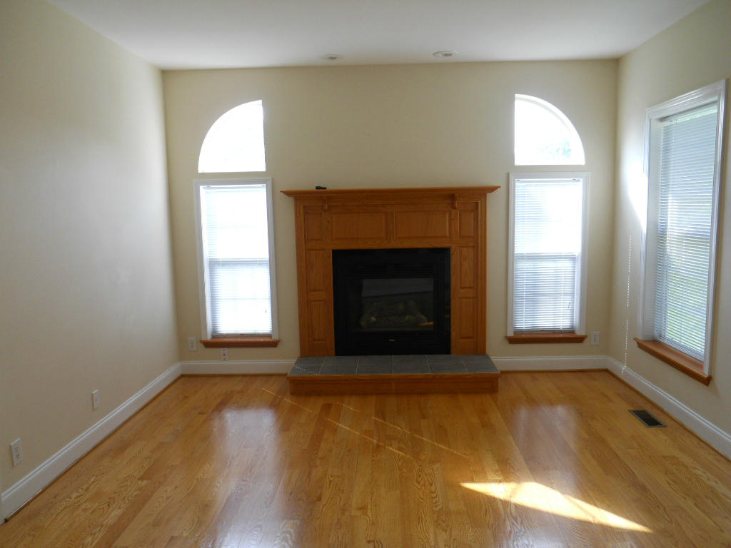 537 Sprinkle Road Fincastle, VA 24090 - Photo 7 of 23 Den