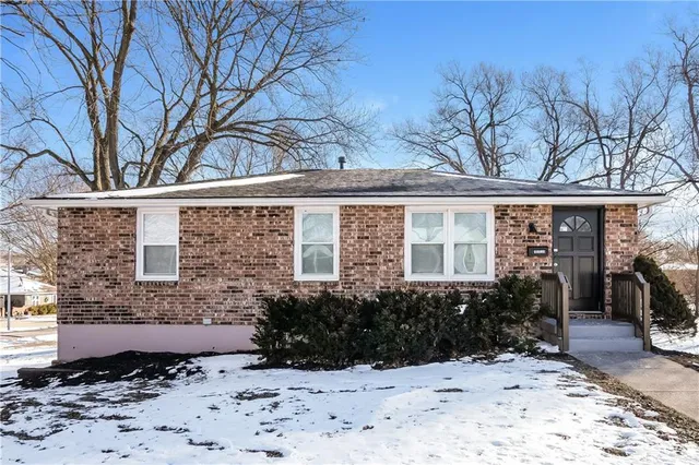 $2,245 | 11515 North Charlotte Street, Kansas City, MO 64155