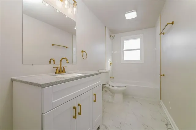 $2,245 | 11515 North Charlotte Street, Kansas City, MO 64155