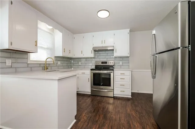 $2,245 | 11515 North Charlotte Street, Kansas City, MO 64155